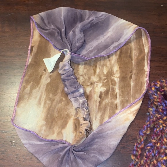 Headbands and Necklace - Picture 4 of 5